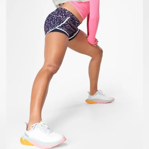 Sweaty Betty On Your Marks 4” Running Shorts Large New with tags! - Picture 3 of 16